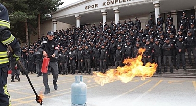 Erzurum'da polis adaylarına yangın eğitimi