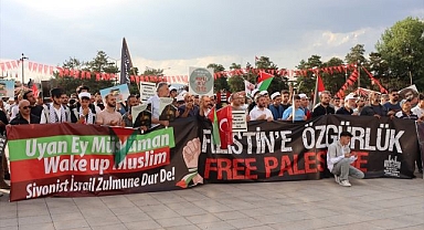 Erzurum'da sağlık çalışanları Gazze için yürüdü