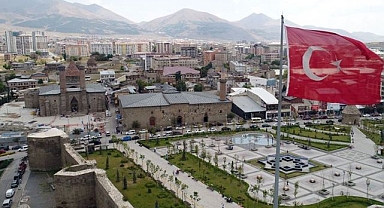 Erzurum’da yaz ortasında donduran soğuk