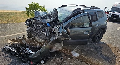 Feci kaza! Minibüsle otobüs çarpıştı: 14 yaralı