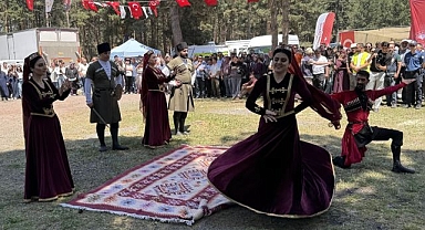Geleneklerini gelecek kuşaklara aktardılar