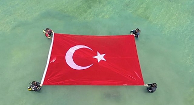 Gölde Türk Bayrağı açtılar