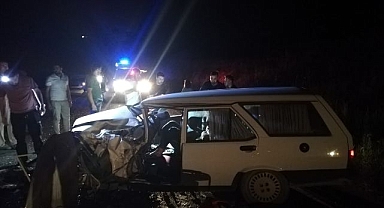 Hafif ticari ile otomobil çarpıştı! 8 yaralı