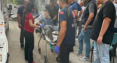 Hırsızlık şüphelilerinin yakınları market görevlilerini darp etti: 3 yaralı
