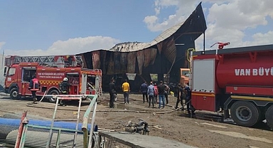 Hurdacılar sitesindeki yangına itfaiye ekipleri ve TOMA'dan müdahale