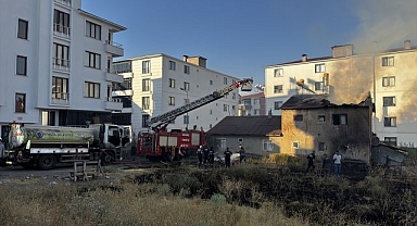 İki katlı binada korkutan yangın!