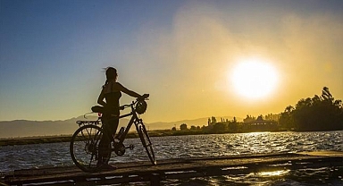 İlçe yanıyor: Termometreler 42 dereceyi gösterdi