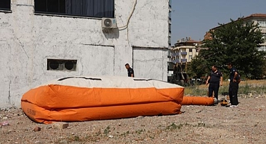 İntihar girişimine polisler engel oldu