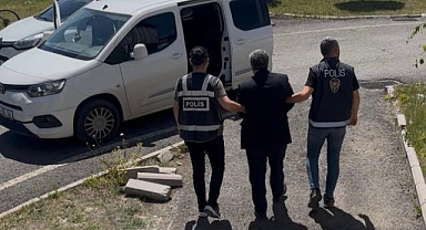 Kaçak saklandığı yerde yakayı ele verdi