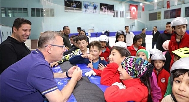 Kars'ta buzda şenlik: 