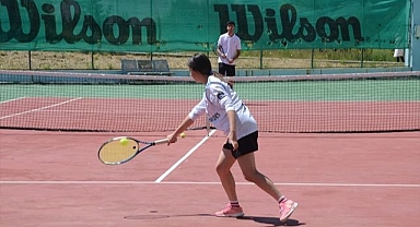 3. geleneksel tenis turnuvası yapıldı