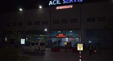 Kavgayı ayırmak isterken bıçaklandı!