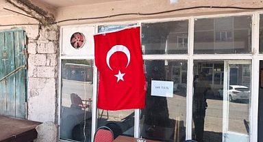 Kent ay yıldızlı bayraklarla donatıldı
