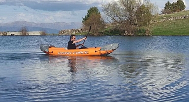 Kızıl Göl'de kano keyfi