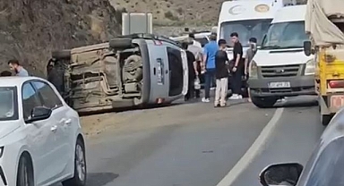 Kontrolden çıkarak yan yattı: 5 yaralı