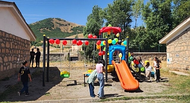 Köye şehit öğretmen adına oyun parkı yapıldı