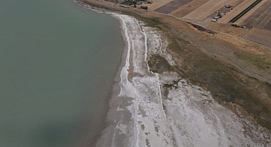 Kuş cenneti gölde kuraklık tehlikesi