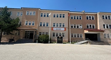 Nevzat Karabağ Anadolu Lisesi başarılara imza atıyor