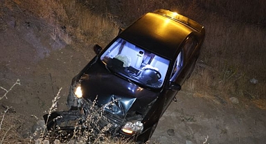 Otomobil şarampole uçtu: 5 yaralı