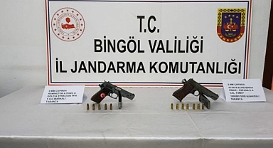 Ruhsatsız silah operasyonunda yakayı ele verdiler