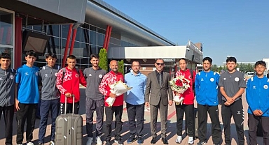 Şampiyona çiçekli karşılama