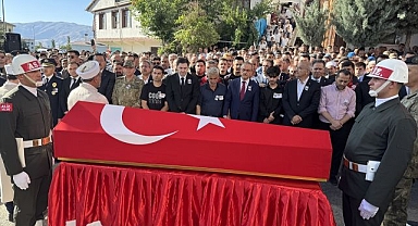 Şehit asker memleketinde son yolculuğuna uğurlandı