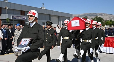 Şehit Üsteğmenin naaşı memleketine uğurlandı