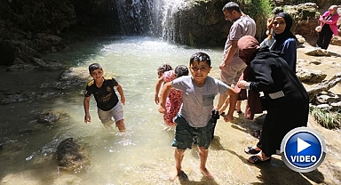 Şelale sıcaklarda turistlerin gözdesi