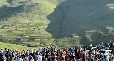 Şenliğe akın ettiler... Atatürk silüetini izlediler