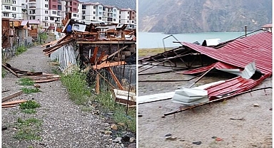 Şiddetli yağmur ve fırtına çatıları uçurdu