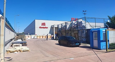 Tabela üretim fabrikasında patlama: Yaralılar var...