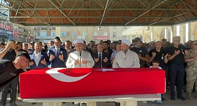 Trafik kazasında can vermişti! Gözyaşlarıyla uğurlandı