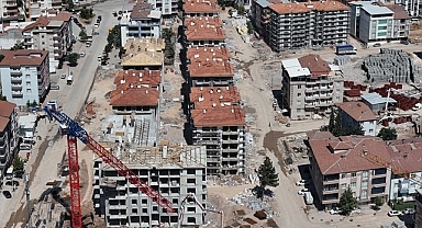 Yaralar sarılıyor yeni konutlar yükseliyor