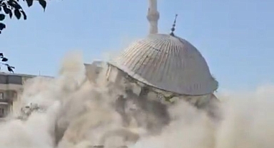 Yarım asırlık cami yerle bir oldu