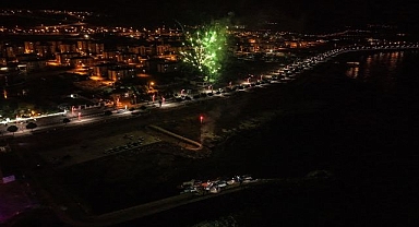 Yasağın bitişini havai fişek ve halaylarla kutladılar