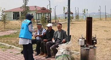 Yaşlı bireylere destek ziyaretleri sürüyor