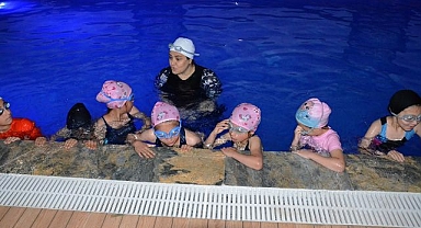 Yüzme bilmeyen 100 öğrenci havuzla buluştu