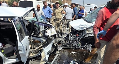 3 aracın karıştığı kazada 8 yaralı!