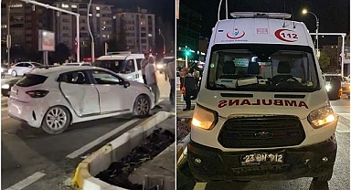 Ambulansla otomobil çarpıştı: 3 yaralı
