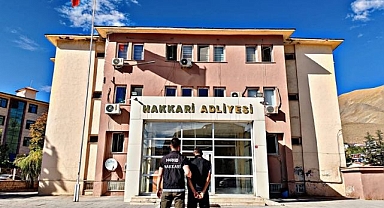 Aranan şahıslar yakayı ele verdi