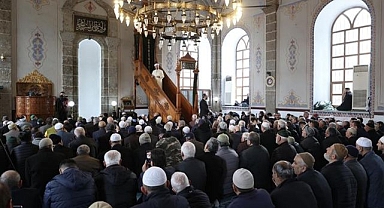 Cuma hutbesinde kul hakkı uyarısı...