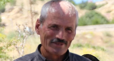 Devrilen traktörün sürücüsü hayatını kaybetti