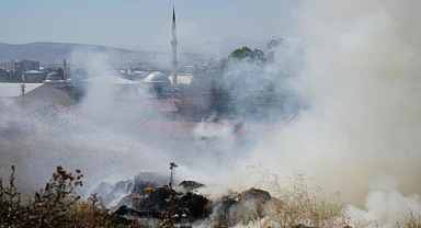 Erzurum'daki yangına itfaiyeden anında müdahale