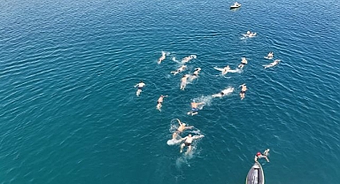 Eski vali anısına yüzme maratonu 