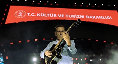 Ferhat Göçer Erzurum'da coşturdu