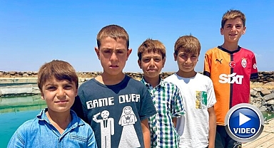 Göle giren sarışın oluyor