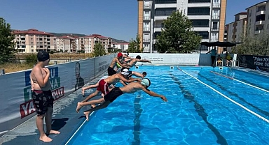 Hem öğreniyor hem eğleniyorlar