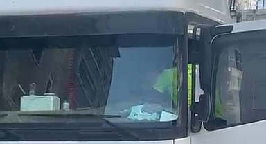 Kalp krizi geçirince önündeki araca çarptı