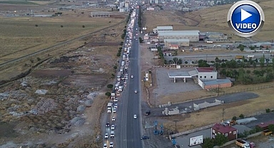 Kilometrelerce araç kuyruğu oluştu