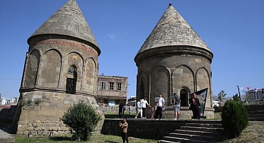 Kış sporları tesisleri yaz tatilinde de gençlerin hizmetinde... 